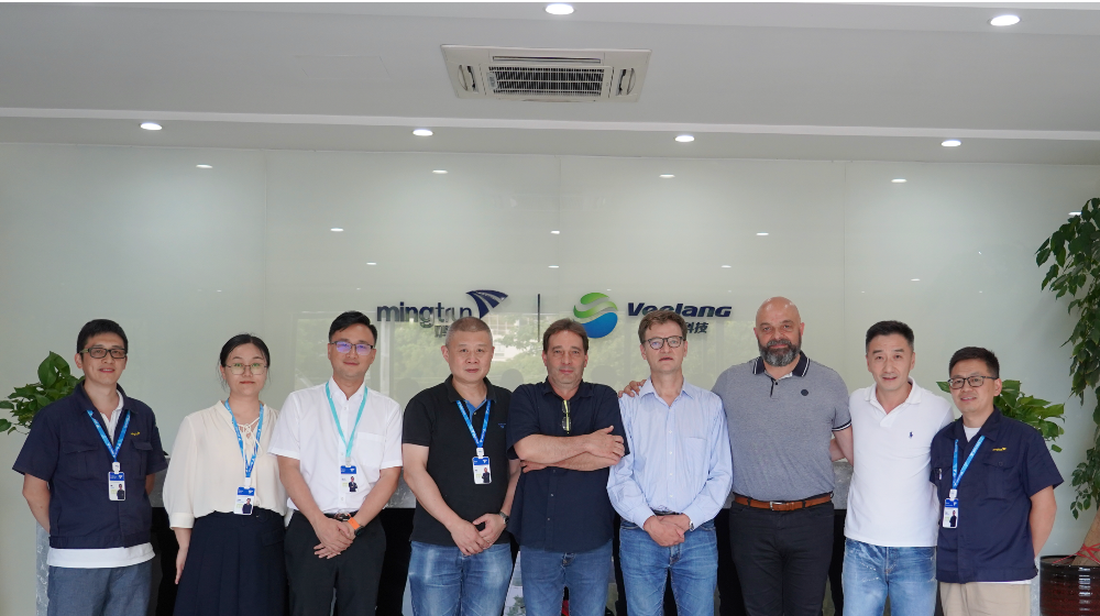 法国Muller公司一行莅临浙大综合赛事平台参观交流