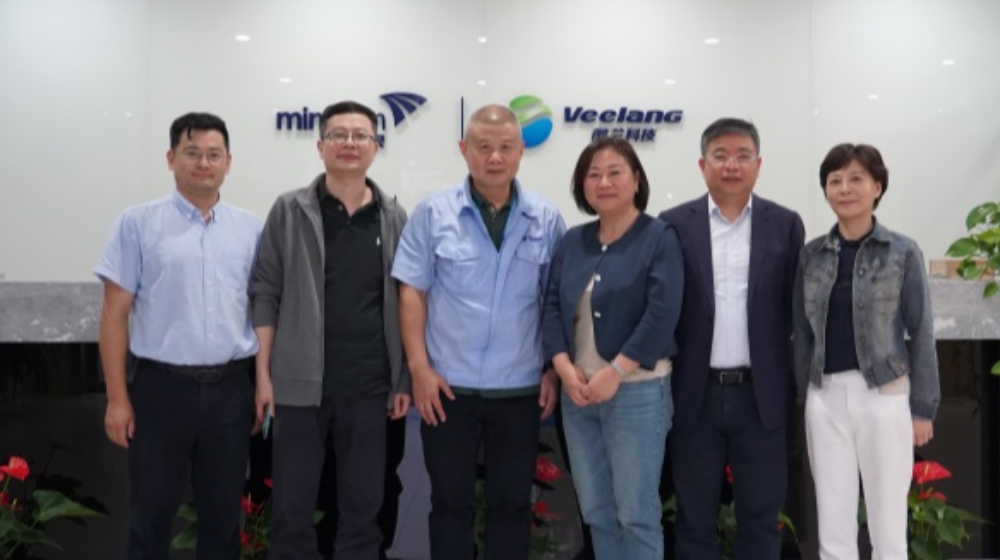 西湖区发改经信局党委书记、局长李建群一行莅临浙大综合赛事平台调研、指导工作